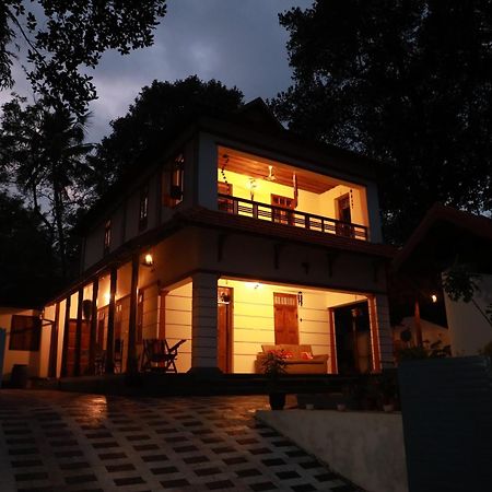 Kovalam Lake View Villa Vellayani エクステリア 写真