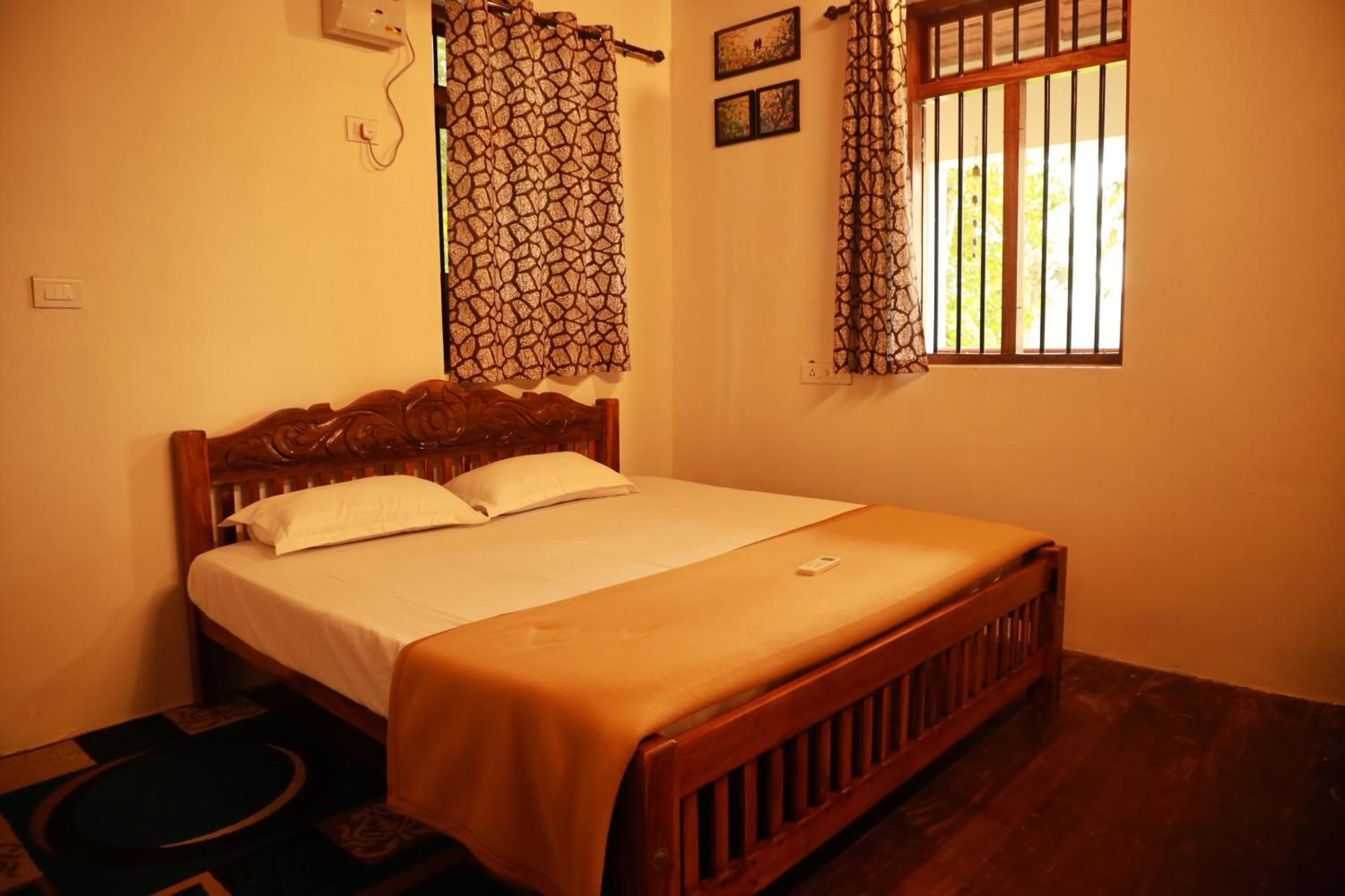 Kovalam Lake View Villa Vellayani エクステリア 写真