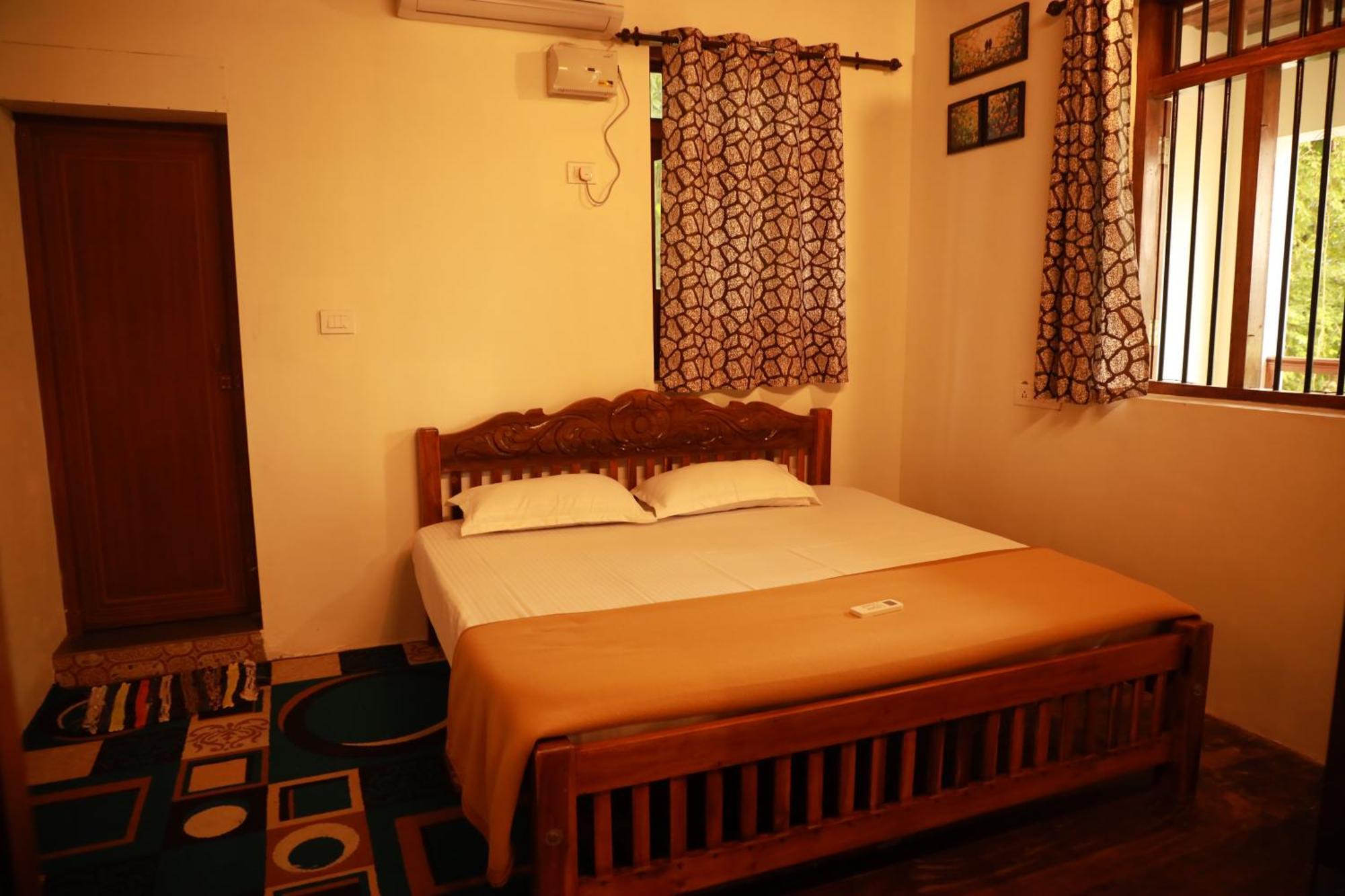 Kovalam Lake View Villa Vellayani エクステリア 写真