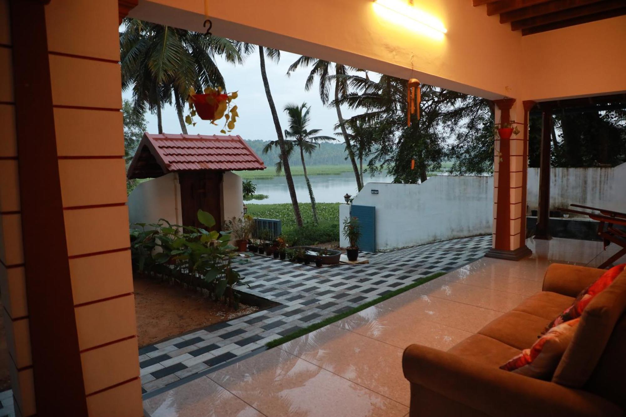 Kovalam Lake View Villa Vellayani エクステリア 写真