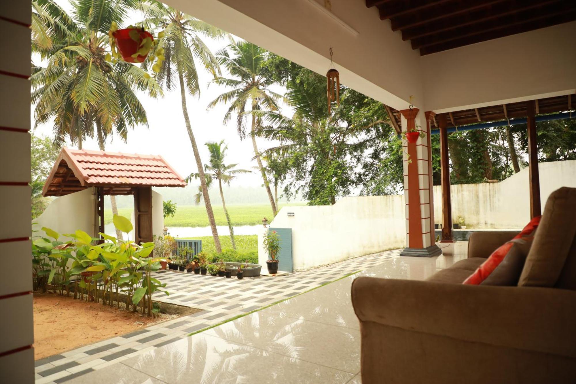 Kovalam Lake View Villa Vellayani エクステリア 写真