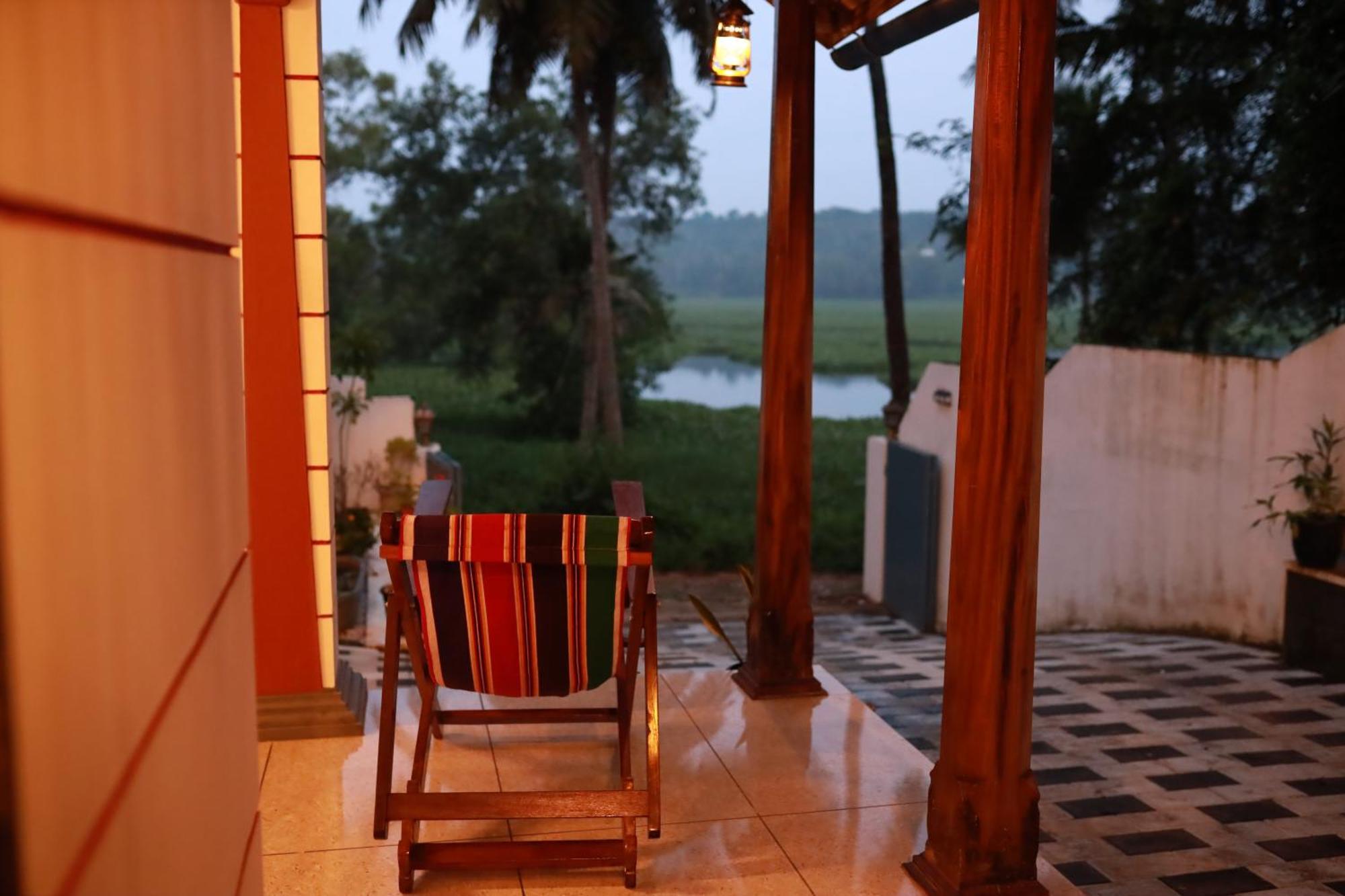 Kovalam Lake View Villa Vellayani エクステリア 写真