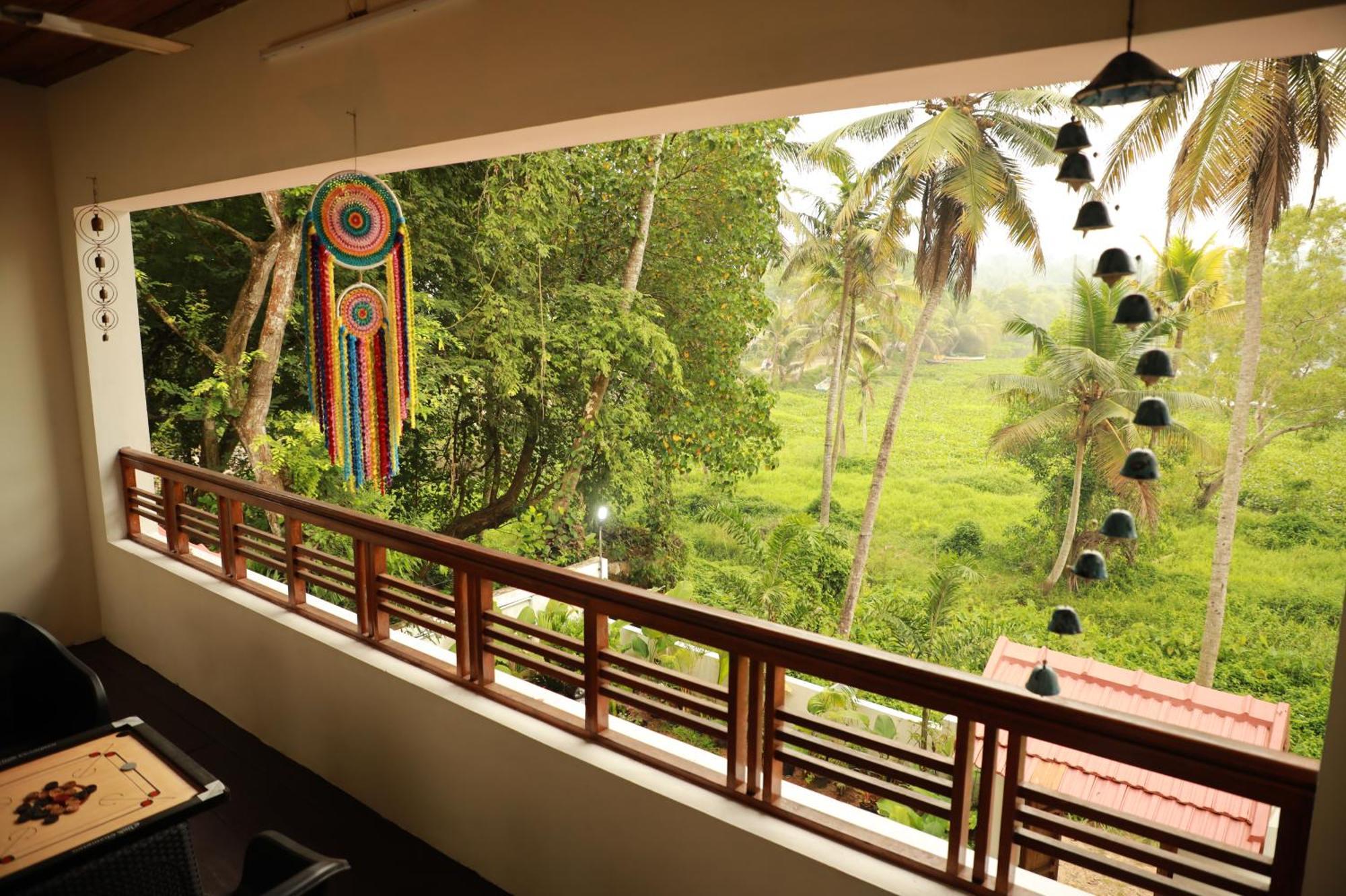 Kovalam Lake View Villa Vellayani エクステリア 写真