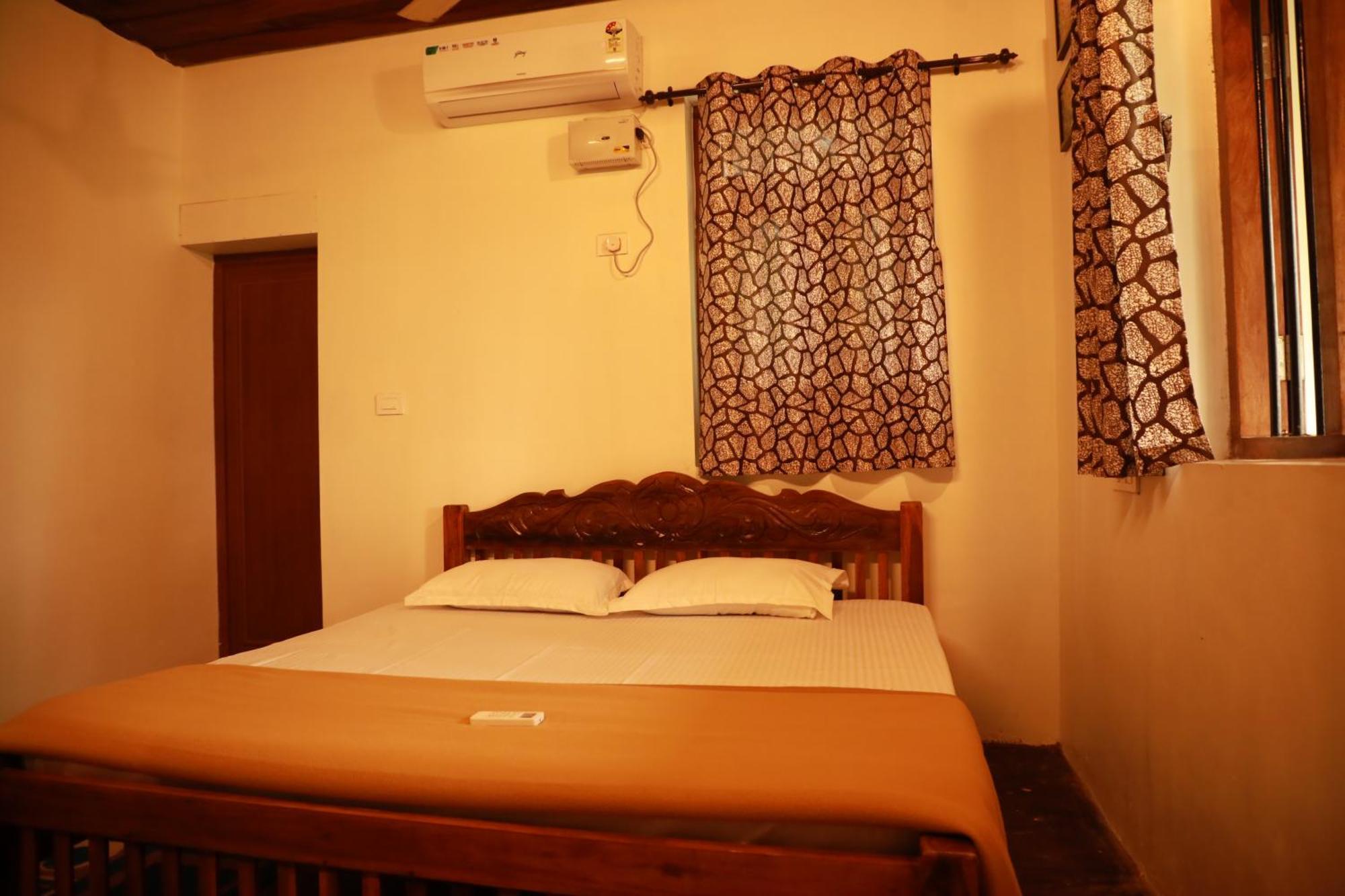 Kovalam Lake View Villa Vellayani エクステリア 写真