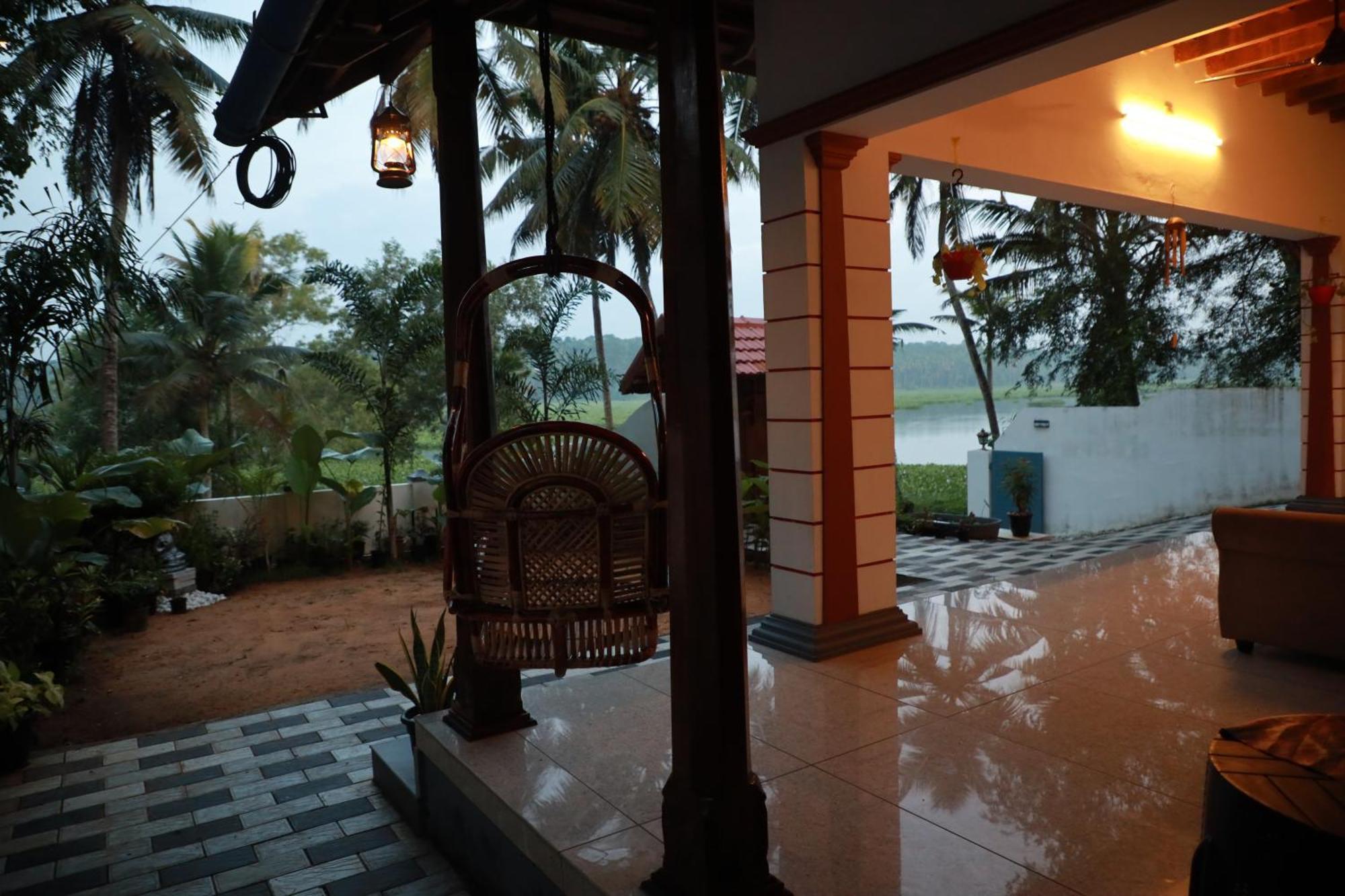 Kovalam Lake View Villa Vellayani エクステリア 写真