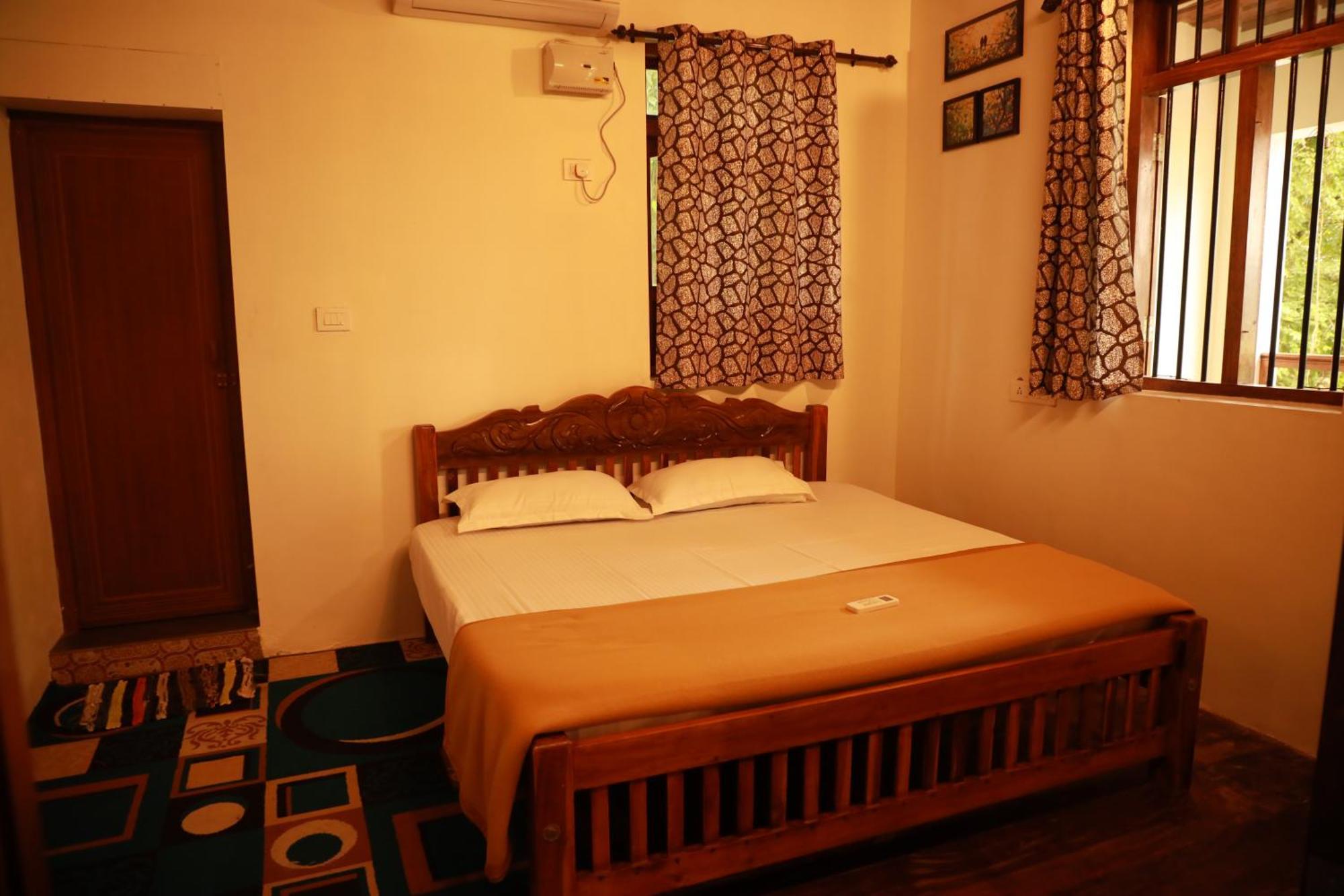Kovalam Lake View Villa Vellayani エクステリア 写真