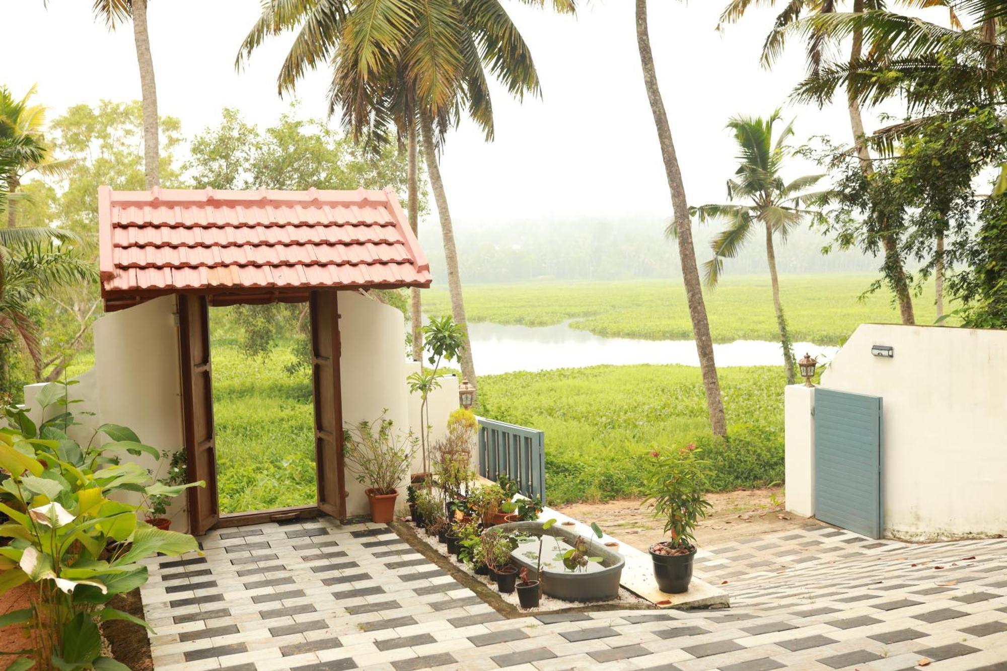 Kovalam Lake View Villa Vellayani エクステリア 写真