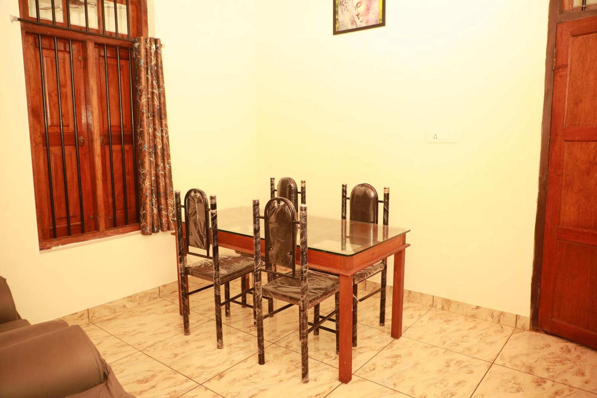 Kovalam Lake View Villa Vellayani エクステリア 写真