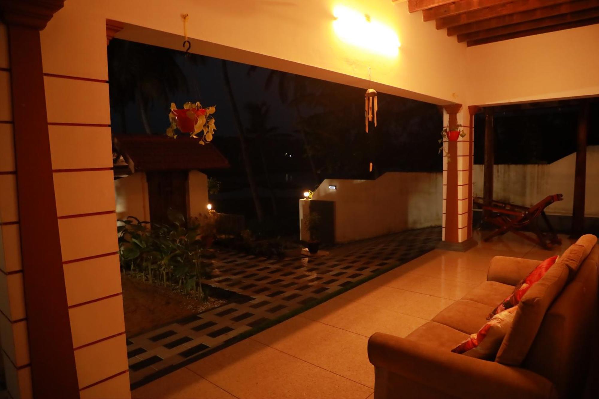 Kovalam Lake View Villa Vellayani エクステリア 写真