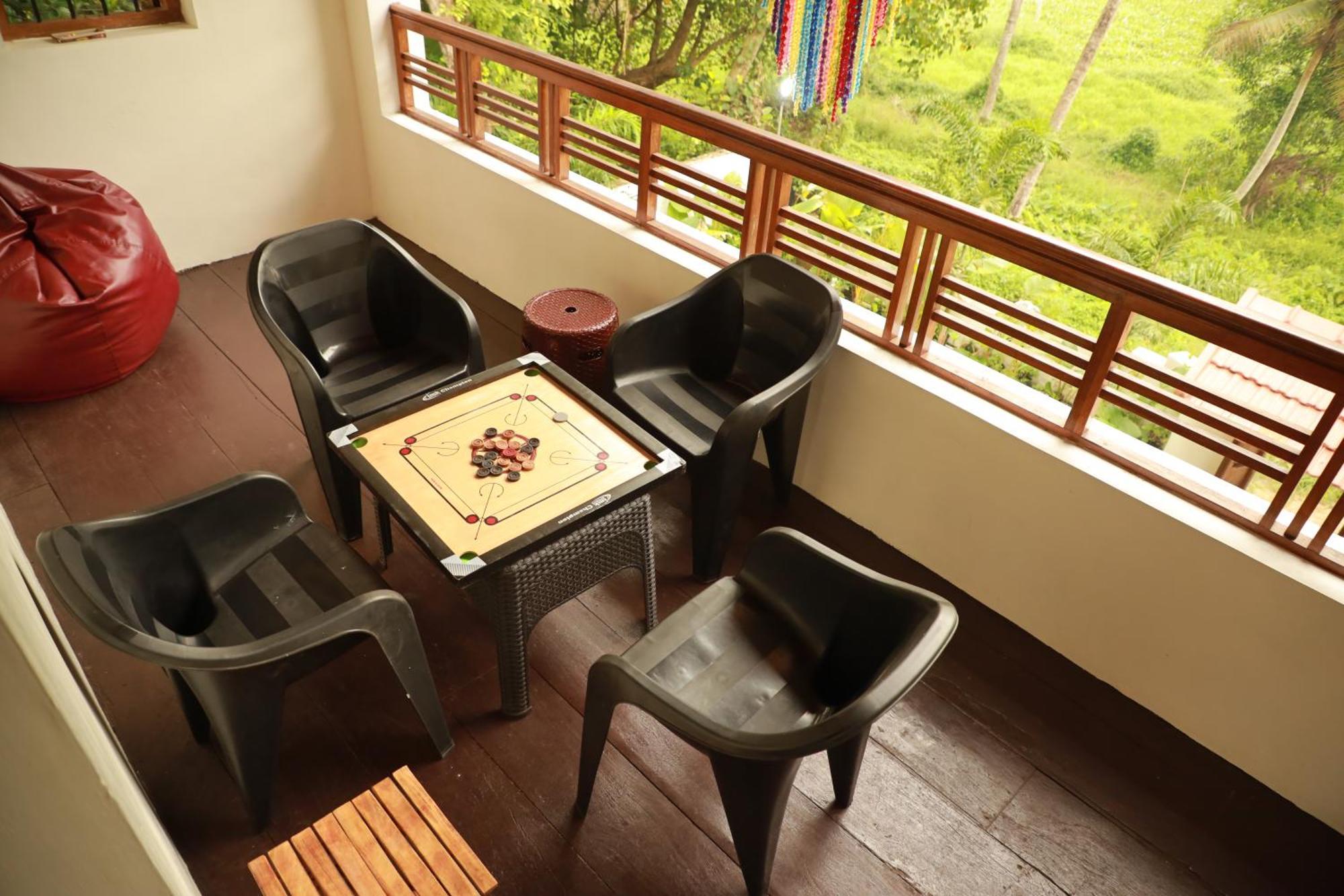Kovalam Lake View Villa Vellayani エクステリア 写真