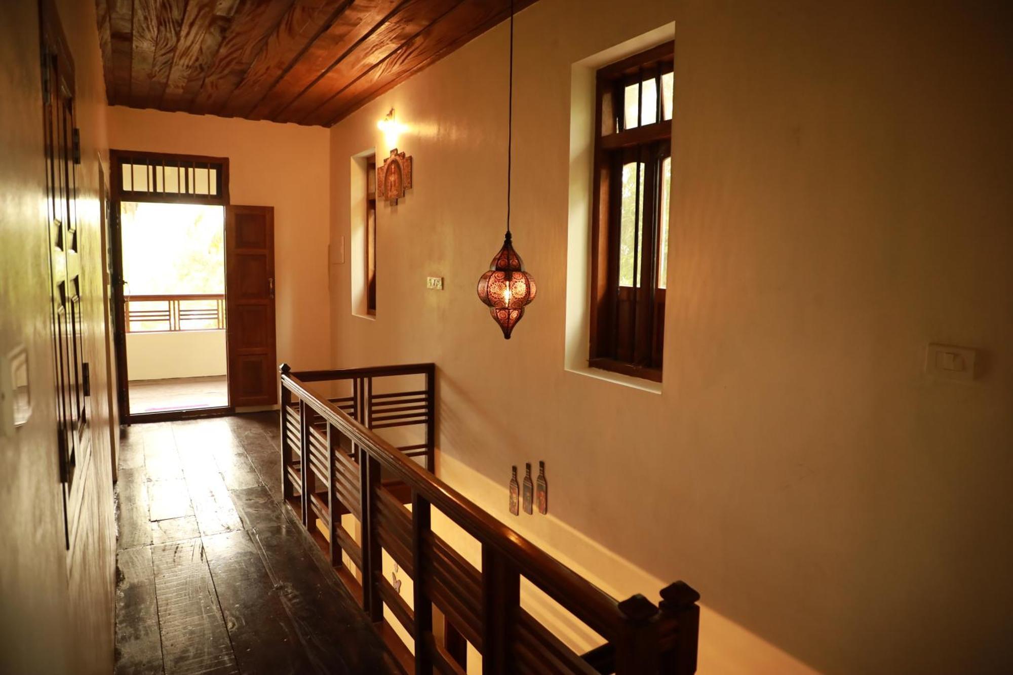 Kovalam Lake View Villa Vellayani エクステリア 写真